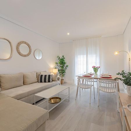 Isg Apartments Becquer Free Parking Inside The Building 세비야 외부 사진