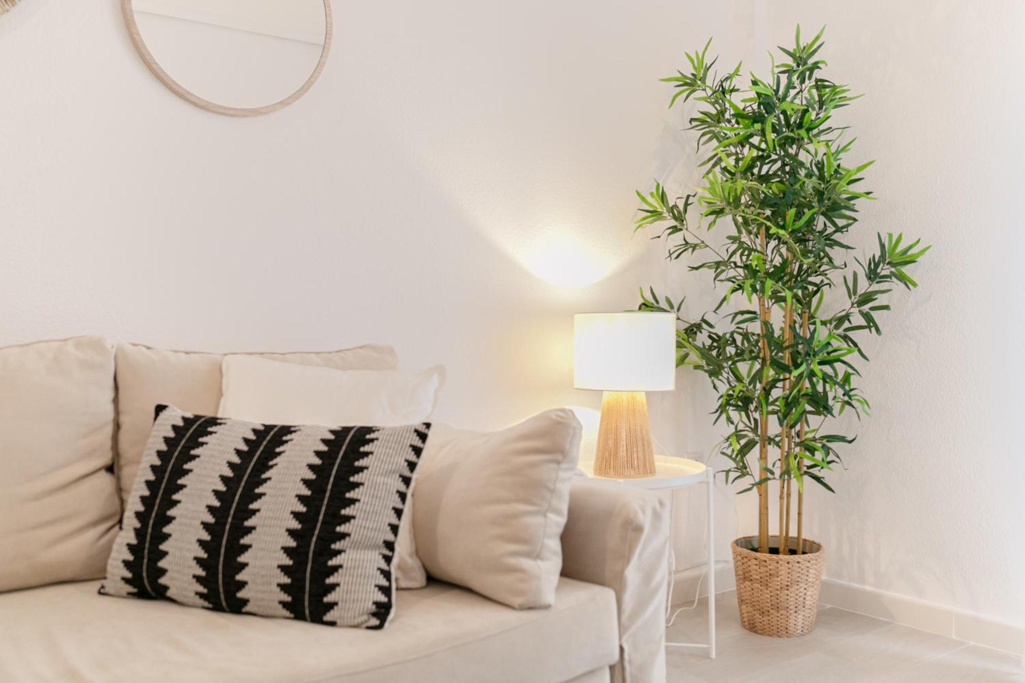 Isg Apartments Becquer Free Parking Inside The Building 세비야 외부 사진