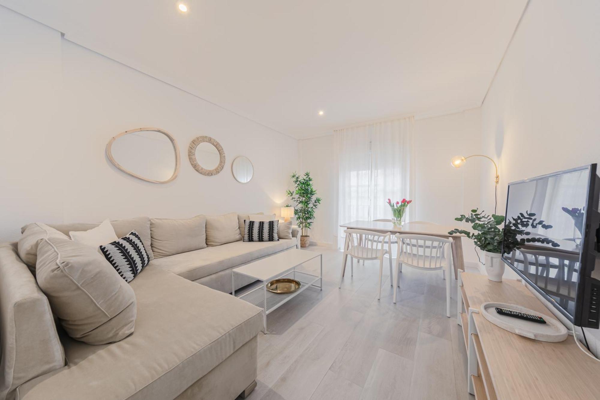 Isg Apartments Becquer Free Parking Inside The Building 세비야 외부 사진