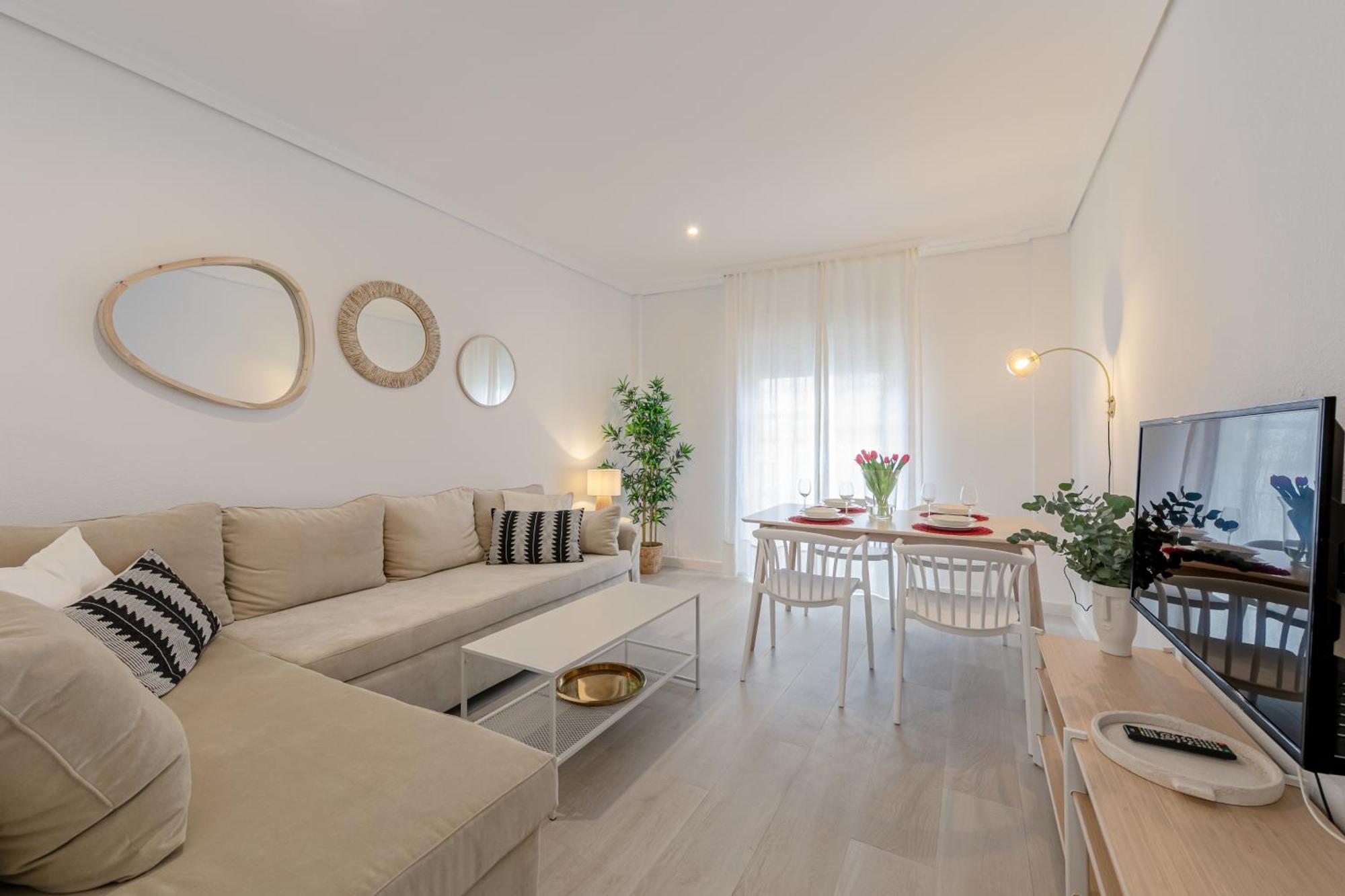 Isg Apartments Becquer Free Parking Inside The Building 세비야 외부 사진